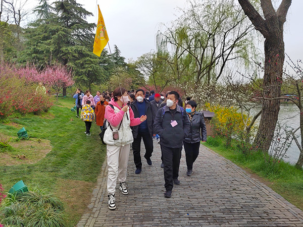 環(huán)瑞電伴熱員工1 環(huán)瑞電伴熱員工1