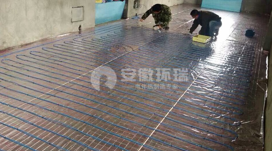 榆樹八號鎮(zhèn)中心小學(xué)采用我司發(fā)熱電纜電地暖系統(tǒng)